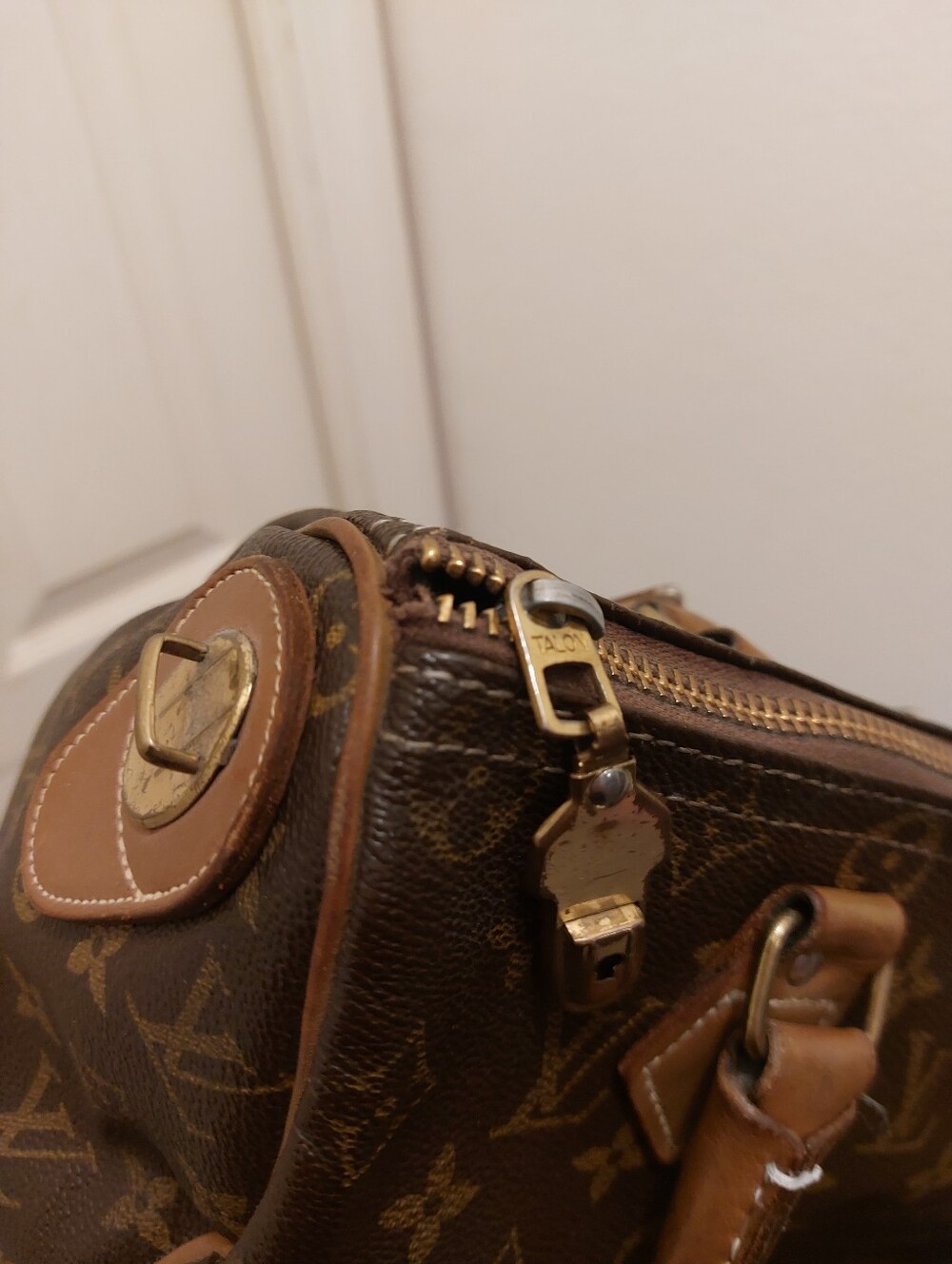 Louis Vuitton Speedy 25 Bag - Picture 7 of 11